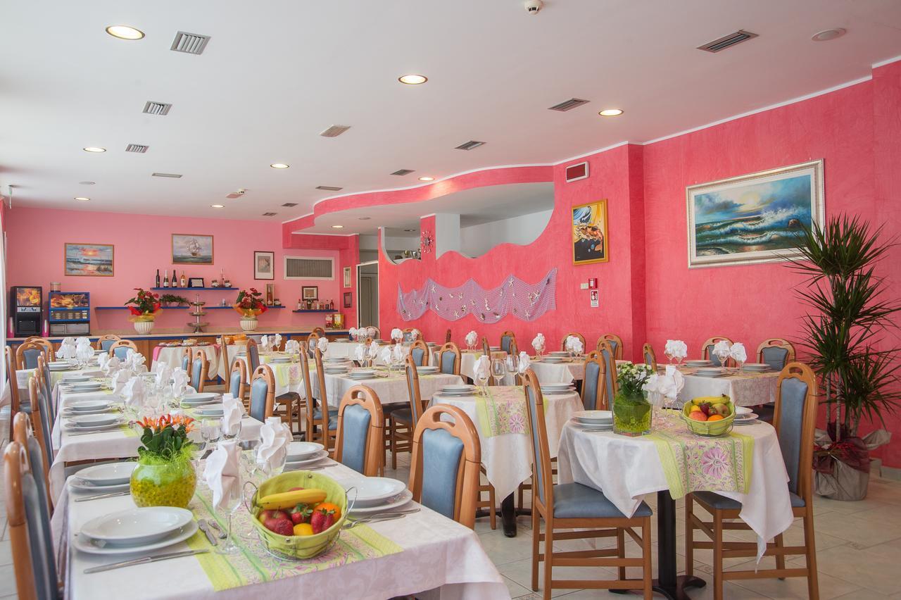 Hotel Tivoli มิซาโน อาดรีอาติโก ภายนอก รูปภาพ
